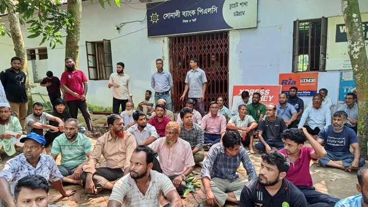 দাবির মুখে চুয়েটে শিক্ষক-কর্মকর্তাদের বেতন পরিশোধ