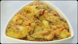 এবার পূজার আয়োজনে মসলা ছাড়া দই-আলু