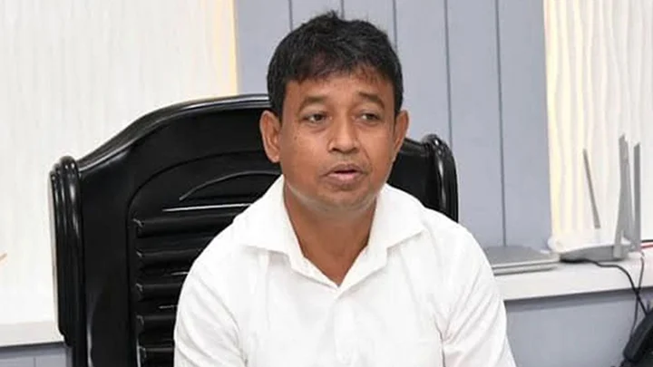 অবশেষে চাকরি থেকে বরখাস্ত ডিবি হারুন