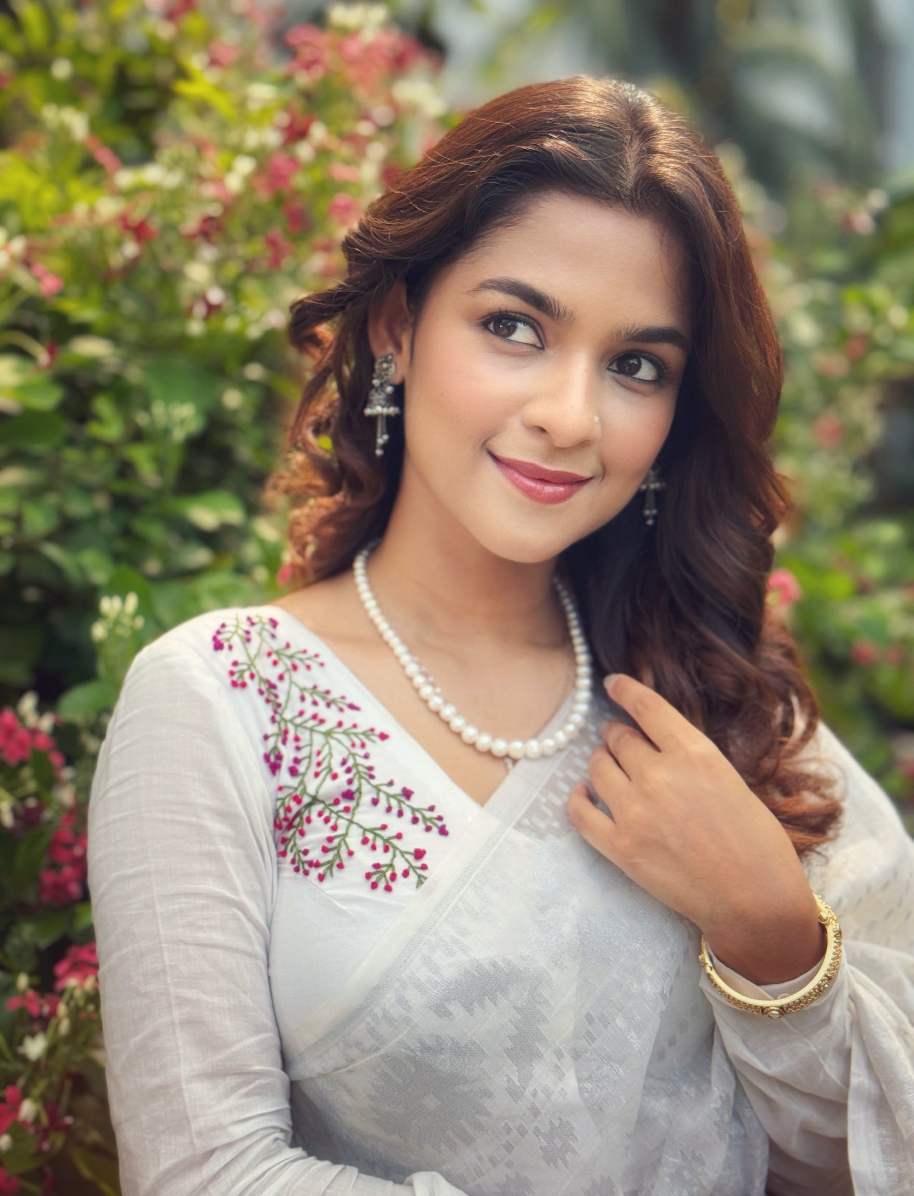 অভিনেত্রী সাদিয়া আইমান। ছবি: ফেসবুক থেকে নেওয়া