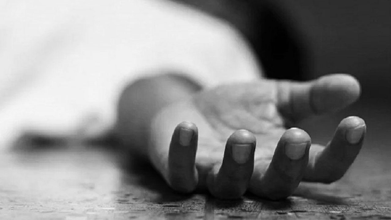 বৃদ্ধের মরদেহ উদ্ধারের পর ছেলে পুলিশ হেফাজতে