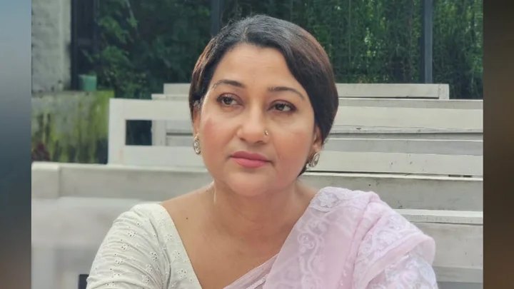 হঠাৎ দীপা খন্দকারের আবেগঘন ফেসবুক পোস্ট