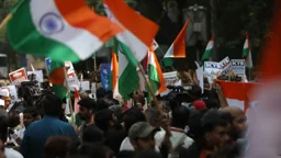 দিল্লিতে সিইসির পদত্যাগ দাবিতে বিক্ষোভ, আটক শতাধিক