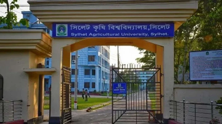 সিকৃবির প্রশাসনিক ১১ দায়িত্ব থেকে ৯ জনের পদত্যাগ