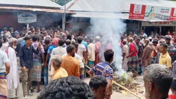 সারের দাবিতে কুড়িগ্রামে ফের কৃষকদের সড়ক অবরোধ
