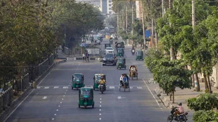 বায়ুদূষণে শীর্ষে লাহোর, ঢাকার অবস্থান কত