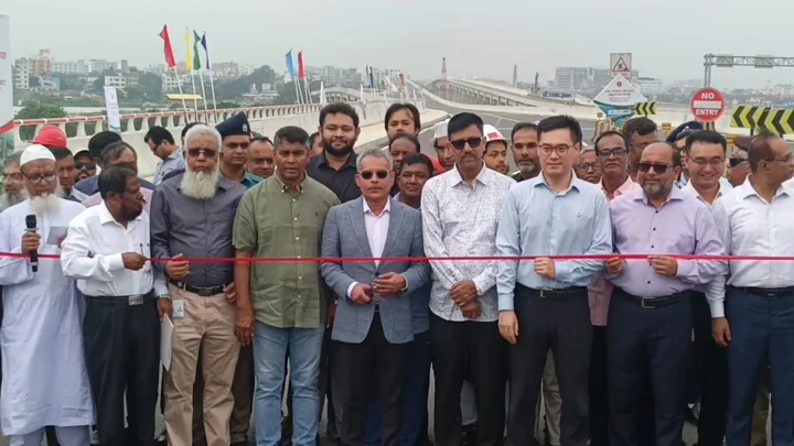 ঢাকা-আশুলিয়া এলিভেটেড এক্সপ্রেসওয়ের দুই সার্ভিস সেতু চালু, স্থানীয়দের উচ্ছ্বাস