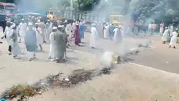 ইসলামী যুব আন্দোলনের নেতাকে হত্যা, প্রতিবাদে ঢাকা-চট্টগ্রাম মহাসড়ক অবরোধ