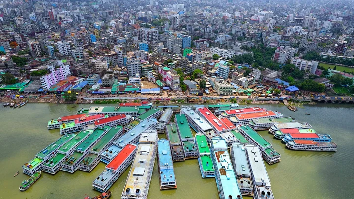 বায়ুদূষণে বিশ্বে শীর্ষে কলকাতা, ঢাকার অবস্থান কত