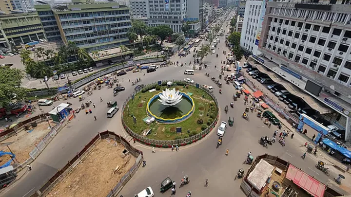 ছুটির দিনে ঢাকার বাতাস মাঝারি মানের
