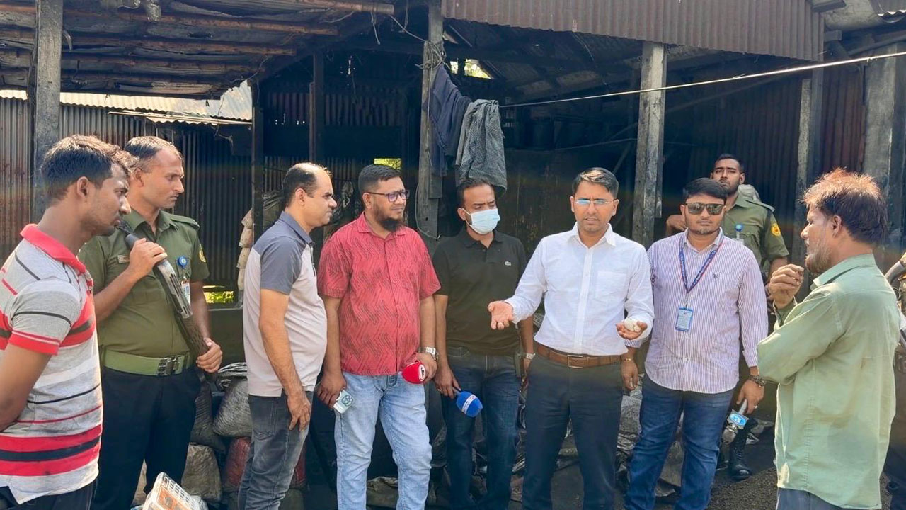 ধামরাইয়ে অবৈধ দুটি রঙের কারখানা বন্ধের নির্দেশ
