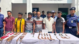 ধামরাইয়ে ড্রেজারে ডাকাতি, পাইপগান ও দেশীয় অস্ত্রসহ গ্রেপ্তার ৬