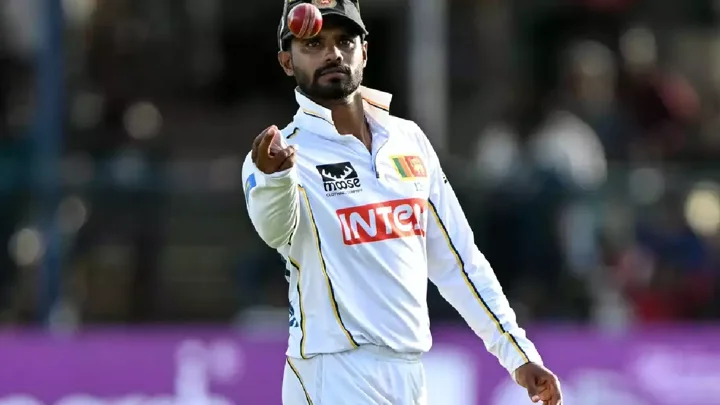 শ্রীলঙ্কার টেস্ট অধিনায়কত্ব ছাড়লেন ধনঞ্জয়া ডি সিলভা