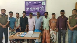 গাছ ফেলে চার গাড়িতে ডাকাতি, চক্রের ৮ সদস্য গ্রেপ্তার