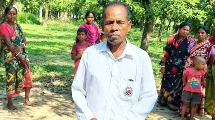 নিজের পোষা সাপের কামড়ে সাপুড়ের মৃত্যু