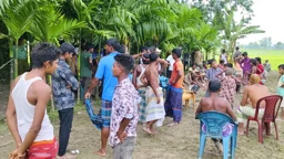 কৃষকদের সঙ্গে ধস্তাধস্তির পর শটগান ফেলে পালাল বিএসএফ