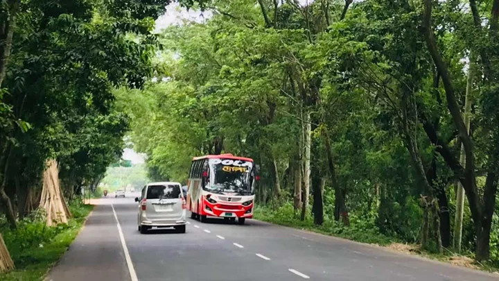 গোপালগঞ্জের সড়ক যেন মৃত্যুফাঁদ, ৭ মাসে ঝরল ৩৮ প্রাণ