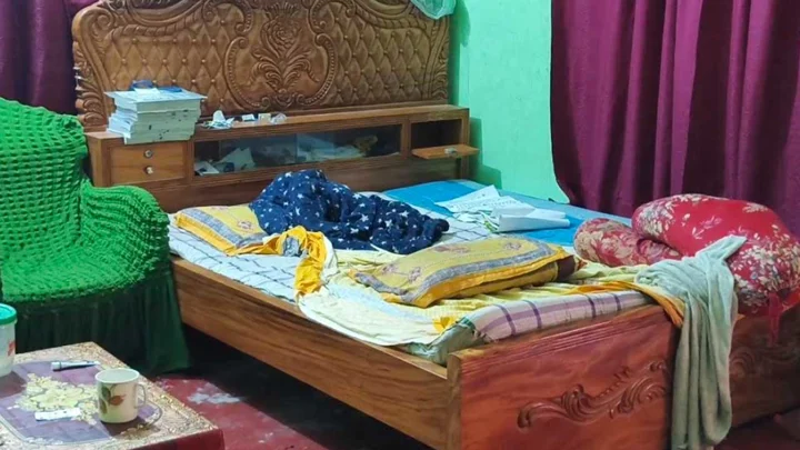 
পিরোজপুরে কুয়েত প্রবাসীর বাড়িতে ডাকাতি