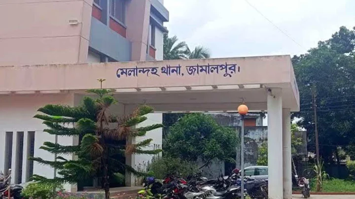 আসামি ধরতে গিয়ে পুলিশের ওপর হামলা, আহত ৪