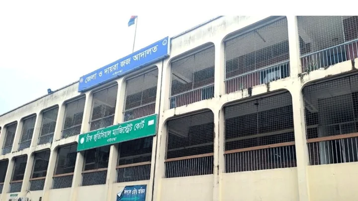গাইবান্ধায় হত্যা মামলায় ৩ ভাইয়ের যাবজ্জীবন