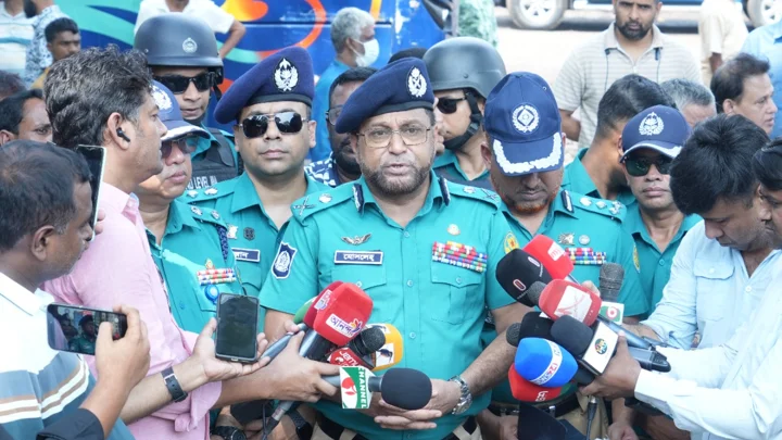 তিন মাসের মধ্যে গুলিস্তান-ফুলবাড়িয়া বাস টার্মিনাল যাচ্ছে চুনকুটিয়া: ডিএমপি কমিশনার