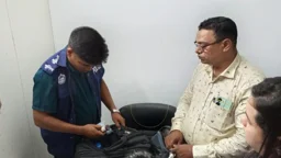 ডিভাইসে হাত দেখে করতেন রোগ নির্ণয়, ১৫ বছর পর জানা গেল ‘ভুয়া ডাক্তার’