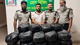 যাত্রাবাড়ীতে কাভার্ডভ্যান থেকে ৫০ কেজি গাঁজাসহ গ্রেপ্তার ১