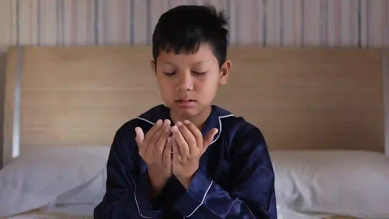 রাতে ঘুম না এলে যে দোয়া পড়তে বলেছেন মহানবী (সা.)