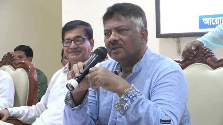 হিন্দুদের দিকে বাঁকা চোখে তাকালে বিষদাঁত ভেঙে দেব: হুইপ দুলু