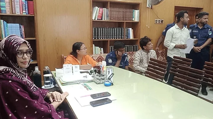 এক স্কুলেই ১৩ ছাত্রীর বাল্যবিবাহ, প্রশাসনের হস্তক্ষেপে ফিরছে শ্রেণিকক্ষে