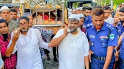 প্যারোলে মুক্তি পেয়ে মায়ের জানাজায় বিশ্বজিৎ হত্যা মামলার আসামি শাকিল