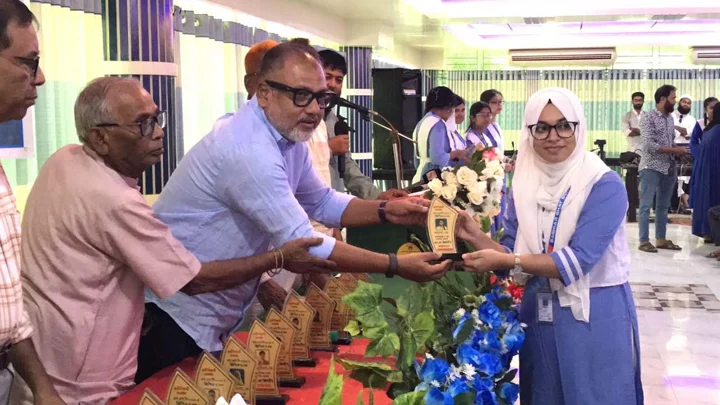 ১৭ বছরে শিক্ষা ব্যবস্থার মেরুদণ্ড ভেঙে দেওয়া হয়েছে: এমপি জিলানী