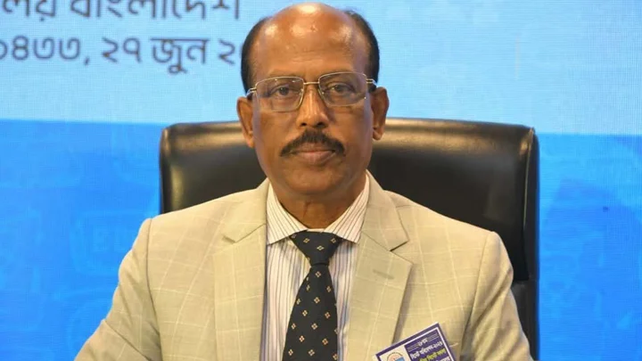 ঢাকা সেন্ট্রাল ইউনিভার্সিটির নতুন ভিসি লুৎফর রহমান