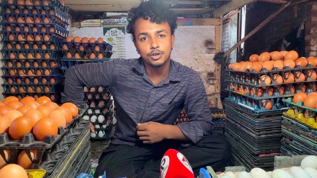 হঠাৎ ডিমের দামে অস্থিরতা, ক্রেতা-বিক্রেতার ভিন্ন দাবি