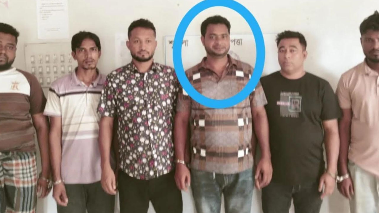 কুমিল্লা সীমান্তে মাদকসেবনের সময় যুবদল নেতাসহ আটক ৬