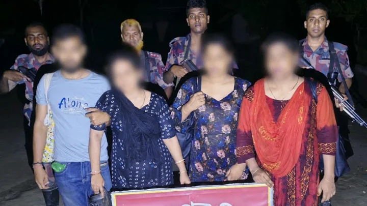 অবৈধভাবে ভারতে প্রবেশের সময় ৪ বাংলাদেশি আটক