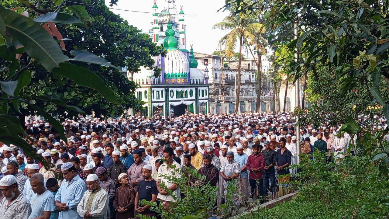 সিলেটে খুন হওয়া দম্পতির জানাজায় মানুষের ঢল
