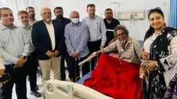 ক্যানসার আক্রান্ত সিজেএফবির সভাপতি এনামকে দেখতে হাসপাতালে রিজভী