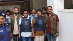 ‘কসম করেন, আমাকে কিছু করবেন না’, ধরা পড়ার আগে পুলিশের সঙ্গে মোবারকের কথোপকথন