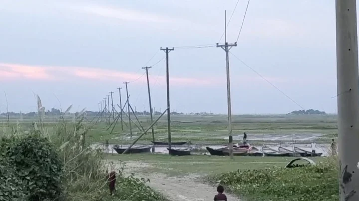 ‎৮ মাস ধরে বিদ্যুৎহীন ‎ফরিদপুরের নারিকেলবাড়িয়া ইউনিয়ন, দুর্ভোগে দেড় হাজার পরিবার