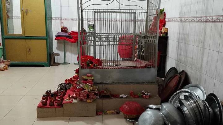 ফরিদপুরে মন্দির থেকে কষ্টিপাথরের প্রতিমা চুরি, উধাও রুপার সাপ