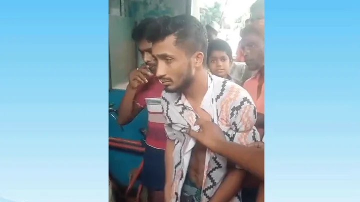 স্কুলের মালামাল বিক্রি করতে গিয়ে যুবক আটক, চুল-গোঁফ কেটে দেওয়ার অভিযোগ