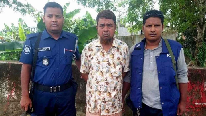 ফরিদপুরে আত্মগোপনে থাকা স্বেচ্ছাসেবক লীগ নেতা গ্রেপ্তার