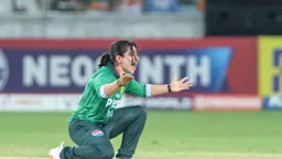 ভারত ম্যাচের আচরণে শাস্তি পেলেন পাকিস্তান অধিনায়ক