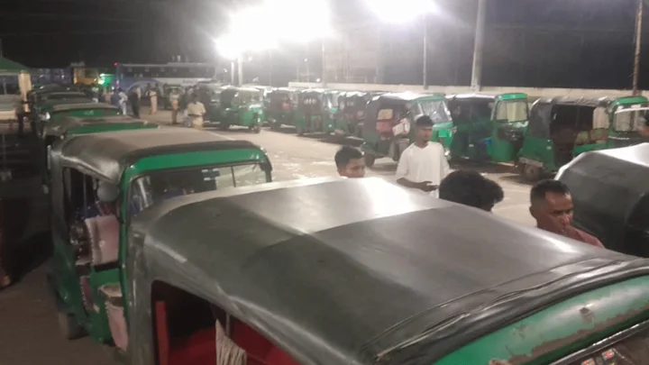 গ্যাস না পেয়ে সুনামগঞ্জ-সিলেট সড়ক অবরোধ