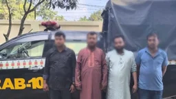 দৌলতদিয়া ফেরিঘাটে সাড়ে ৮ লাখ টাকার মাদকসহ গ্রেপ্তার ৪