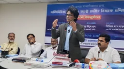 সাংবাদিকদের গরিব রেখে স্বাধীন সাংবাদিকতা অসম্ভব: ফারুক ওয়াসিফ