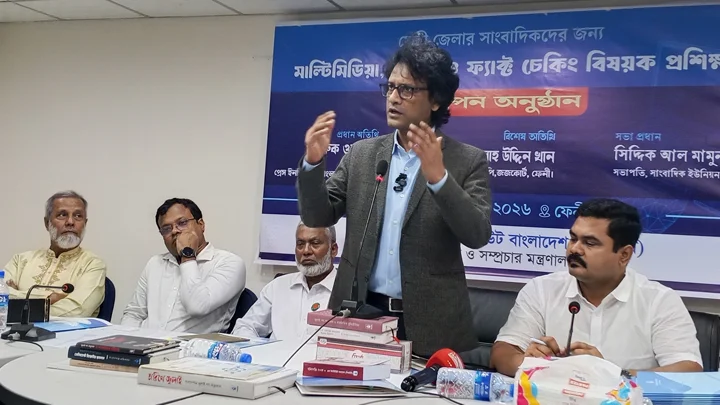 সাংবাদিকদের গরিব রেখে স্বাধীন সাংবাদিকতা অসম্ভব: ফারুক ওয়াসিফ