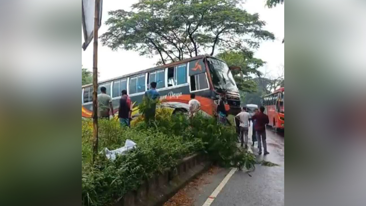 feni bus accident