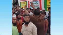 টানা এক সপ্তাহ বিদ্যুৎহীন গ্রাম, ক্ষোভে পিডিবি কার্যালয়ে হামলা-ভাঙচুর